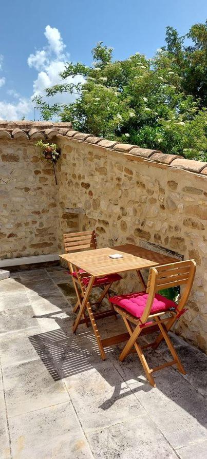 La Maison Wisteria Saint-Pantaleon-les-Vignes Экстерьер фото